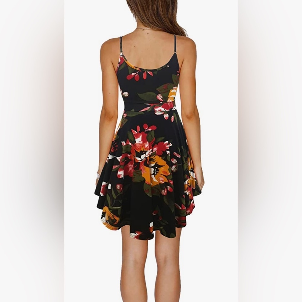 Summer Floral Dress 🌸🌻 - Picture 2 of 3